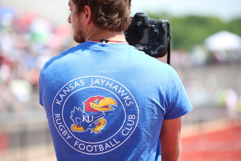 greghall24's tweet photo. But THIS IS ALLOWED??? 😀😀😀😀😀
Spotted at the C3, C4 &amp; C5 #MSHSAA State Track and Field Championships...what in tarnation? Did any of my Kansas media buds spot any @Mizzou gear at the finish line in Wichita this weekend? https://t.co/IRtsnyKmIG