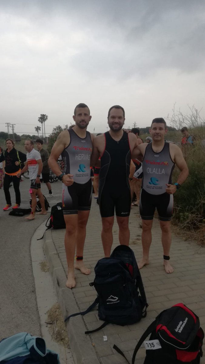 piscinapf's tweet photo. Sergio Hervás, Sergio Olalla y nuestro compañero Juanjo Silla han participado este domingo en el prestigioso @TriatlonPinedo representando a Trivadepsa y la @piscinapf Son unos campeones. 🏃🏊🚴‍♀️ https://t.co/RRHbPqlMzX