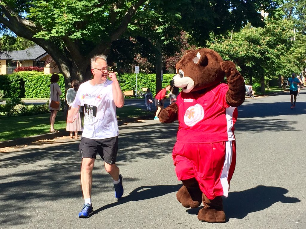 Al Ferraby crosses the finish line at the #OakBayHalf marathon raising over $11,000.00 for local kids in need. #21for21 @alferraby <a href="/cfax1070/">CFAX 1070 Victoria</a> <a href="/SantaBearCFAX/">Santa Bear</a> <a href="/CFAXCommunity/">CFAX1070 Community</a>