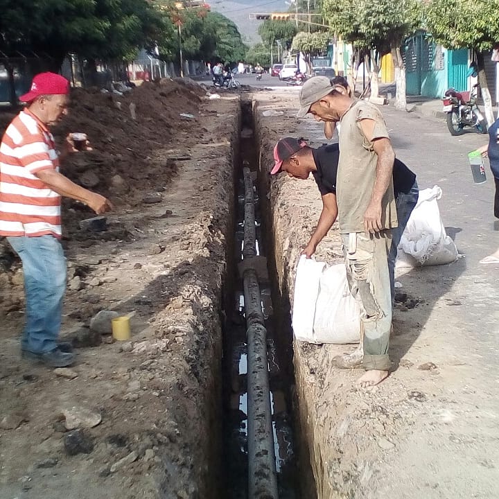 clapcheguera's tweet photo. Cambio de tubería de aguas negras ya que la tubería a cumplido con su ciclo de vida @carrilloalcalde1 @alcaldiabdeurena @Dir.infraestructuraalacaldia #VamosNico #SoyComunicadorClap https://t.co/iOuX2uuZdG