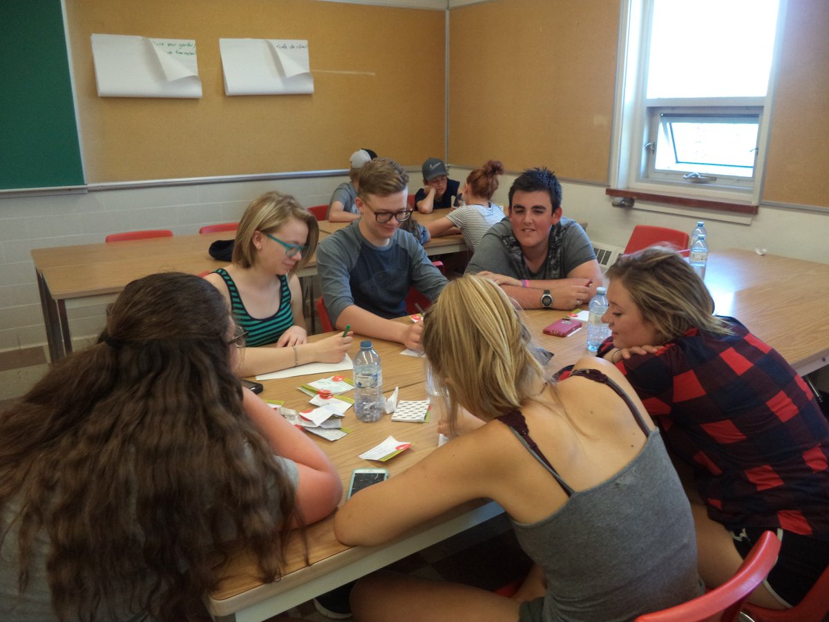 Nos élèves du secondaire sont allés à Edmonton pour participer à l'Expo-jeunesse organisé par FJA. C'était une belle occasion de rencontrer des élèves francophones, faire connaitre leurs besoins et intérêts, et vivre leur francophonie.
