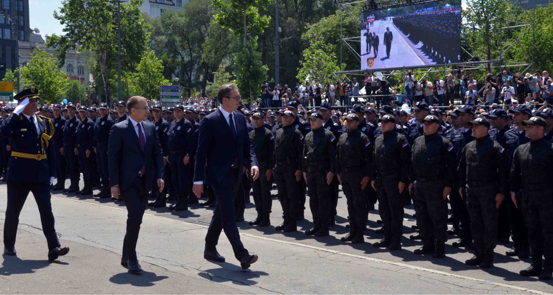 NesaStefanovic's tweet photo. Преданим радом, јединством и колегијалношћу припадници Министарства унутрашњих послова постигли су одличне резултате. Хвала вам што поносно носите боје Србије на својој униформи! https://t.co/8Gc13etdkq