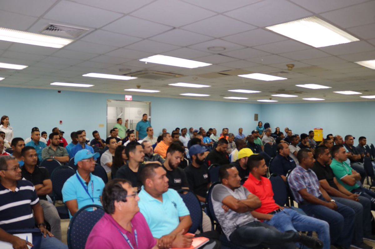 InadehOficial's tweet image. Muy concurrida resultó la 2da. jornada técnica @INADEH EUROTALLER, basada en Sistemas de Inyección Directa de Gasolina, la misma fue dirigida por  expositores internacionales: Antoni Diestre (Autotecnic), Teresa Soriano (Eurotaller) y Jaime Grimaldo (G y P Autos).#UnMejorInadeh