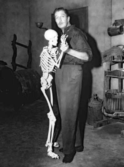scrawfish's tweet photo. My first horror film ever was THE PIT AND THE PENDULUM. My childhood Poe obsession led me to Vincent Price, EDWARD SCISSORHANDS cemented it, and his was the first celebrity death that I was ever aware of that made me cry. To this day, he’s my favorite. Happy birthday, VP. 💖 https://t.co/AyOHMinmJl