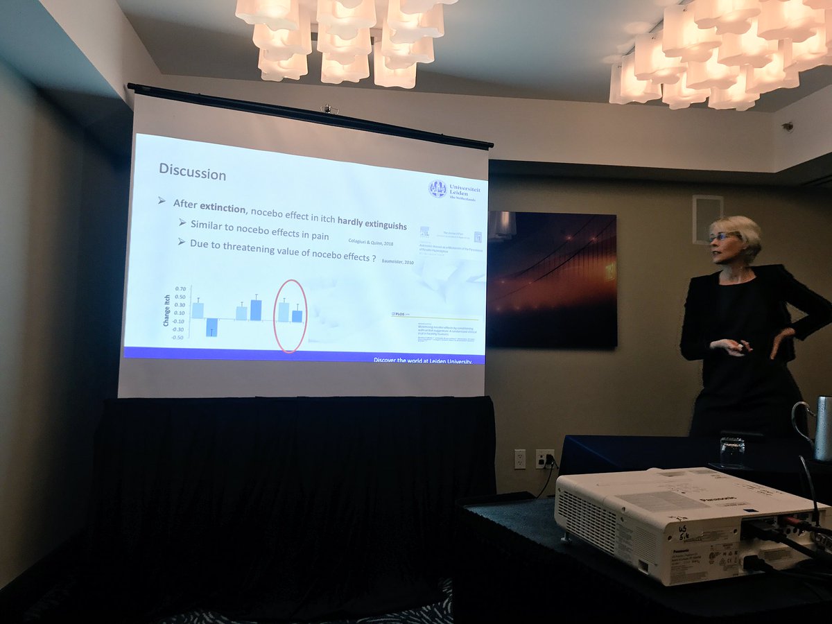 meuldersann's tweet photo. @AndreaEvers #nocebo, in contrast to #placebo effects do not #extinguish, but #counterconditioning can flip nocebo into placebo #aps18sf https://t.co/vlCY2Tqfs0
