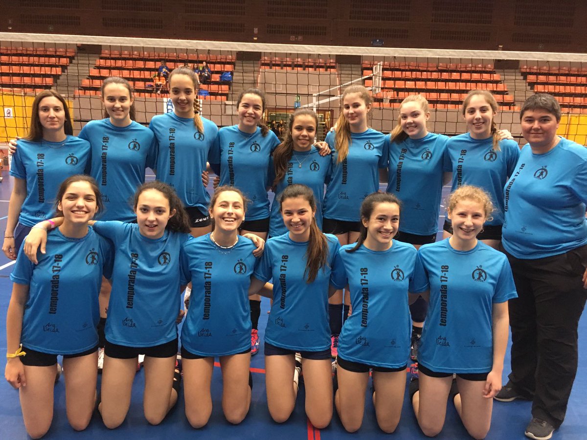cecell_lleida's tweet photo. El nostre Cadet A está ara mateix jugant la final de la Fase de 1a divisió cadet de @VoleiCatala contra el @VoleiSantCugat. Molta sort noies! #amuntcecell https://t.co/nSlket8g8I