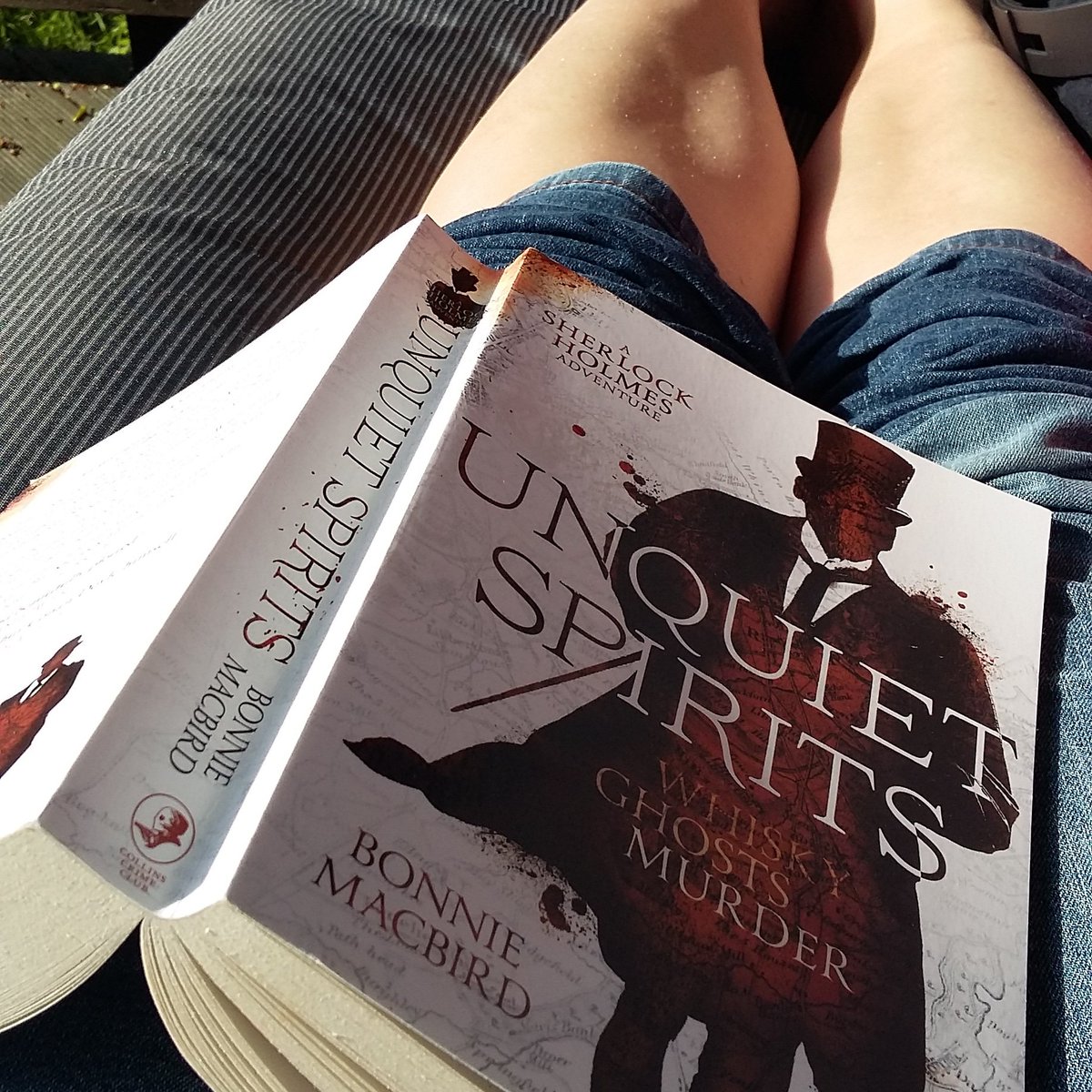JennyKaneAuthor's tweet image. After six hours work, it's time to indulge in some sunshine and a good book #amreading