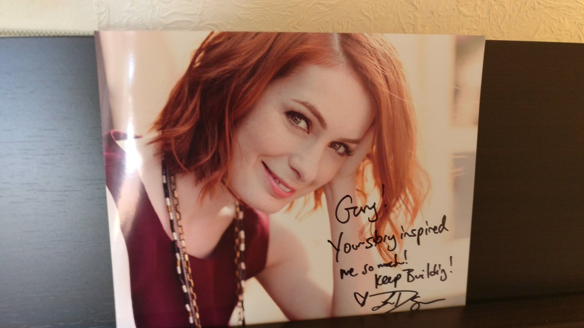COGSPrimus's tweet photo. Lovely written words from @feliciaday too. Such a truly unique person. If you read this felicia I was a bit too awestruck to actually explain my businesses, but you were so kind to me and I said most of what I wanted to. Picture currently on my piano then framed for fragers hq :) https://t.co/tE1Zj5IZ0s