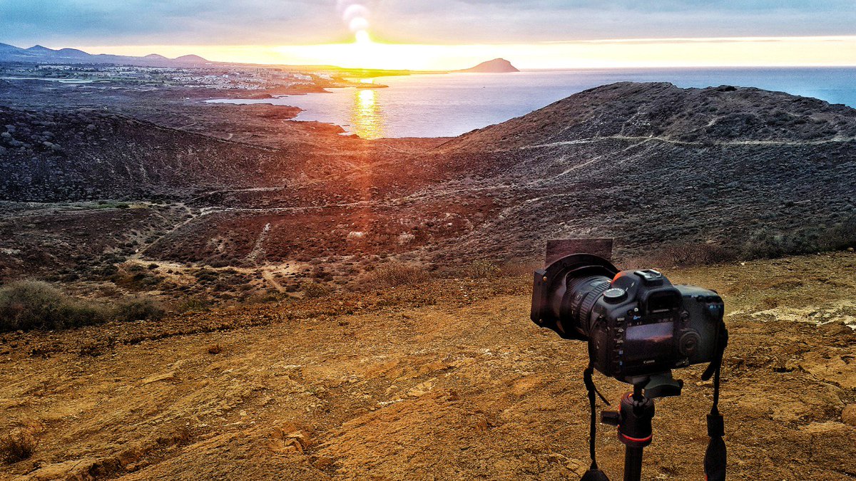 There is no better start to the weekend than watching sunrise in #Tenerife followed by shooting nudes on the coast organised by @zenimaging
Can you guess where this photo was taken from? @visit_tenerife @tenerifemagazine @myguidetenerife @exploretenerife