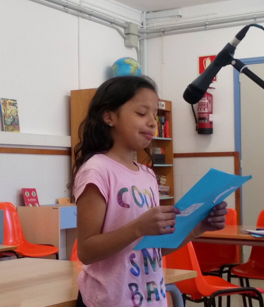 Ara_Va_De_Bo's tweet photo. Teniu disponible programa nou https://t.co/rWegaKENUy… … amb cançons, contes i poesia de Gloria Fuertes per alumnes de l'escola Aiguamarina de Nou Barris gravats i musicats pel #Elgripaublau @radioestel @Ara_Va_De_Bo Seguiu el nostre web https://t.co/IGaSxuMTKK https://t.co/oVnGJnYTDc