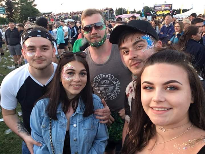 Jordan_Latham_'s tweet photo. Courteeners #NBHDWKND18 https://t.co/HEQAhsr63g