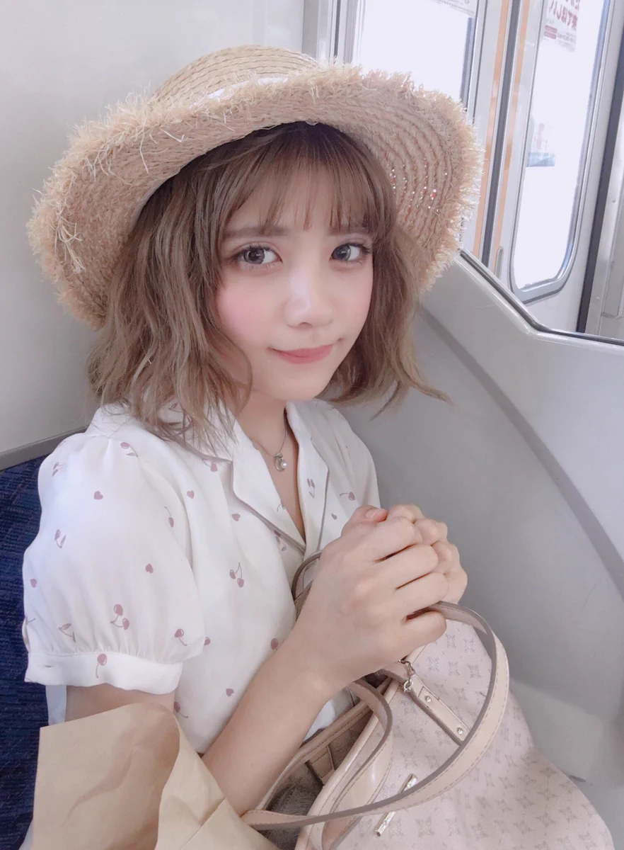 ほんとに同一人物？”好きな人と電車VS仲良いやつと電車”の違いが違いすぎｗ