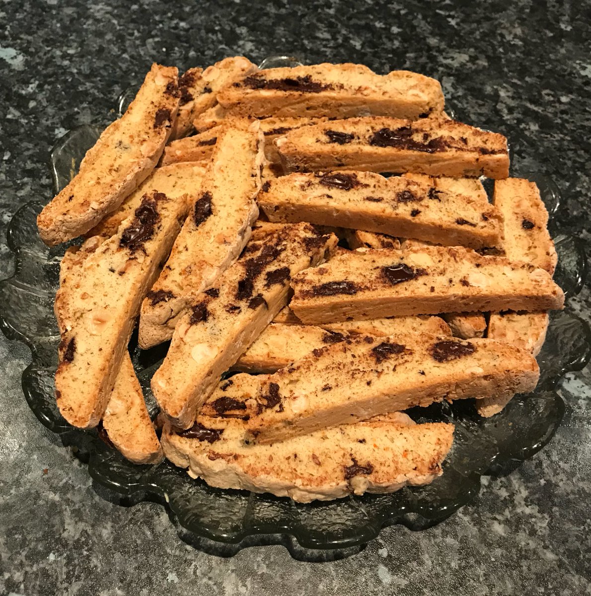 sezfreeman's tweet photo. Sundays are for coffee and homemade biscotti ☕️🧡 Orange, hazelnut and dark chocolate ... 👌🏼

#baking #italiantreats #doublebaked https://t.co/rH4YReIbiX