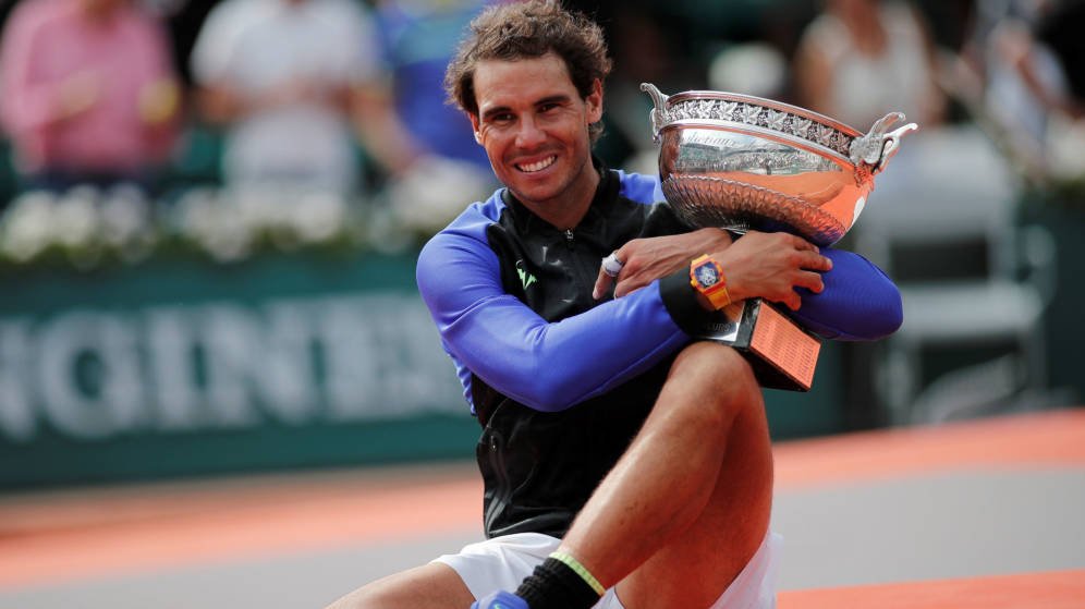 ¿Os imagináis diciendo a <a href="/RafaelNadal/">Rafa Nadal</a> que Roland Garros debería de llamarse Roland Nadal? No, ¿verdad? Aprende <a href="/Cristiano/">Cristiano Ronaldo</a> de un gran deportista.