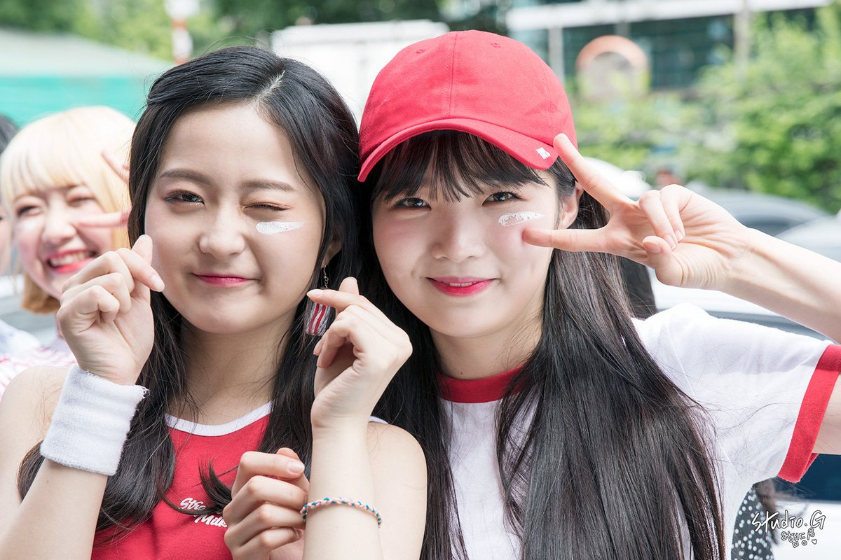 Studi0_G's tweet photo. 18.05.27 그레이시 인기가요 미니팬미팅 by. 햄딩 https://t.co/KlA5EHFhJ8 #그레이시 #Greyish https://t.co/R7xc00bBUi