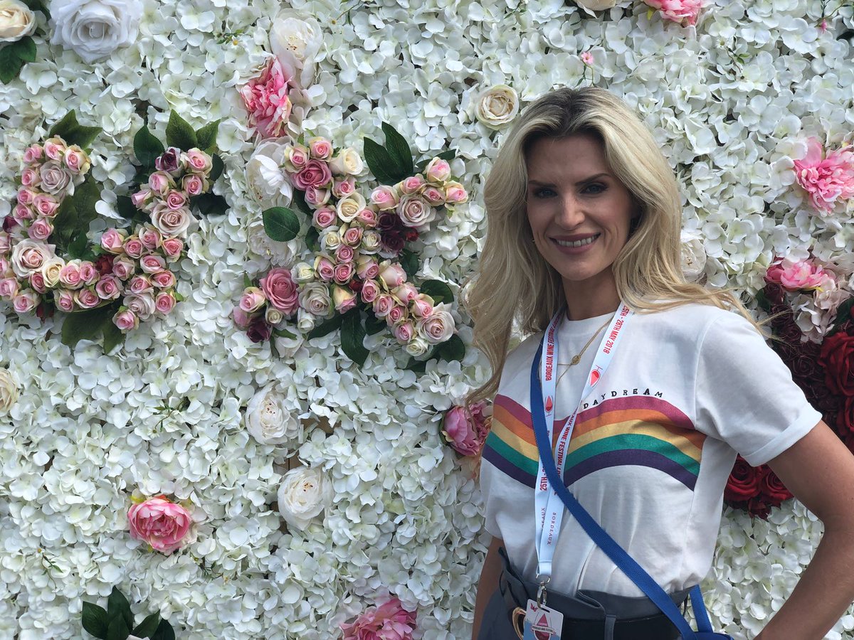CultureLPool's tweet photo. Allo allo @sarahjaynedunn! 😍  Looking lovely in #LivBordeaux 🇫🇷 enjoying some fine wine in the sun🌞🍷 congratulations on your wedding!!💍👰🏼 Thank you for coming 😃
#LivWaterfront https://t.co/NpI1wzLing