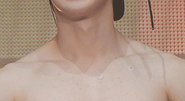xmonstart's tweet photo. wonho body https://t.co/a1LO6VrY8Q