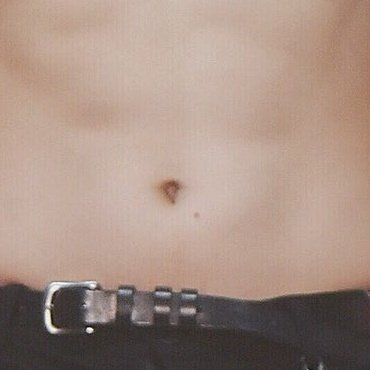 xmonstart's tweet photo. wonho body https://t.co/a1LO6VrY8Q