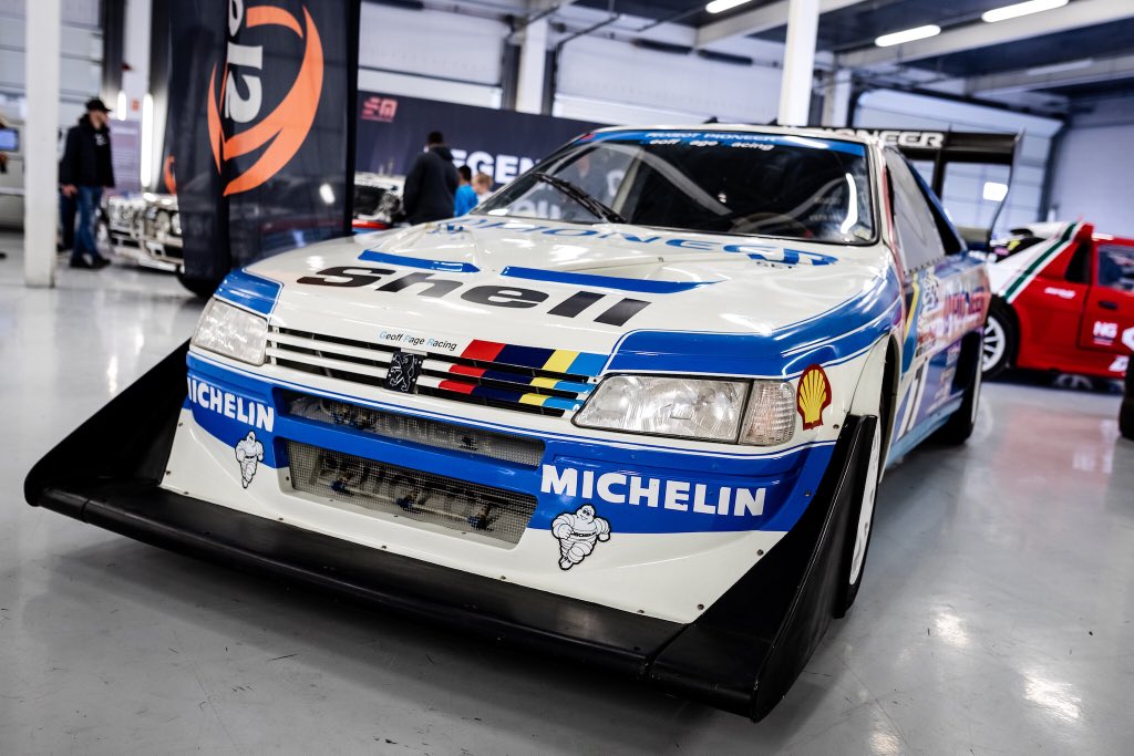 peugeotsport's tweet image. FAMILY OUTING: three generations of @Peugeot race cars spotted at @SilverstoneUK #SpeedMachine. #205RX #405T16PikesPeak #208T16PikesPeak #3008DKRMaxi