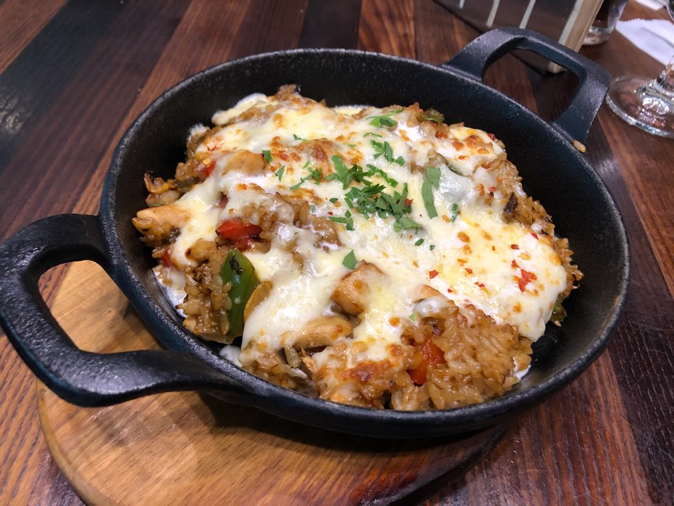 오늘 나의 하루 😆!! 청계천 근처에서 아주 맛~~있는 밥도 먹고 너무 좋았지요~~❤️👍🏻
여러분들도 제가 오늘 즐거운 하루를 보낸것처럼 내일은 즐거운!..월요일이 되세요오오 히히힣히ㅣㅎ
#청계천 #루시의하루 #월요병 #극복 #헿 #부모님과데이트 #❤️😘