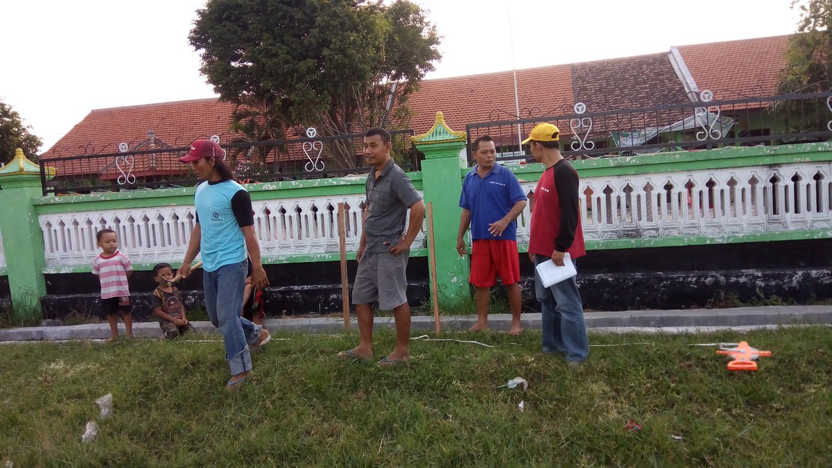 karnosu7's tweet photo. Bangganya desa kami membangun pasar desa,#megaproyek2018 #Desajanti #jantibisa #DanaDesa

#TerimakasihPLD #TerimaKasihMendes 
@jokowi 
@EkoSandjojo 
@anwsanusi
@dpmdjatim
@DewantoAndry
@P3MDSidoarjoKab
@kec_tarik
@TarikKecamatan
@LailisCahyani
@SutayaTaya
@abdulkhaliqstar https://t.co/uo7G56u3Td