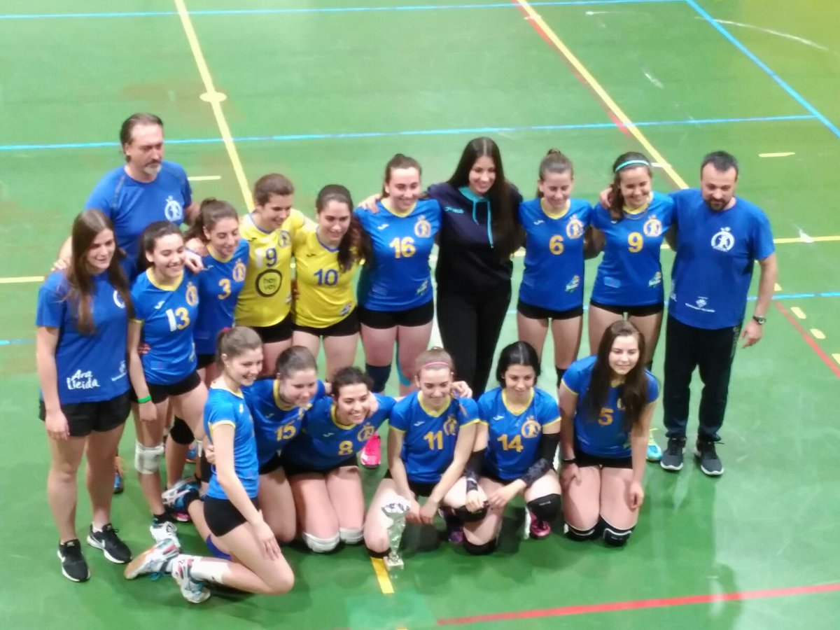 cecell_lleida's tweet photo. Campiones de Catalunya de 3a divisió Juvenil Femenina #esportfemenilleida #amuntcecell https://t.co/8oYJ69QhqG