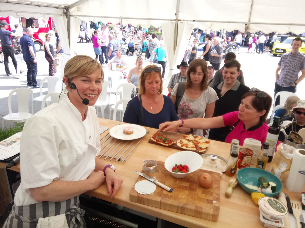 anneharnan's tweet image. This morning&apos;s Dem was Cooking with Little Helpers: pizza and easy cheesecake with LOTS of #MumHacks #letchworthfoodfestival