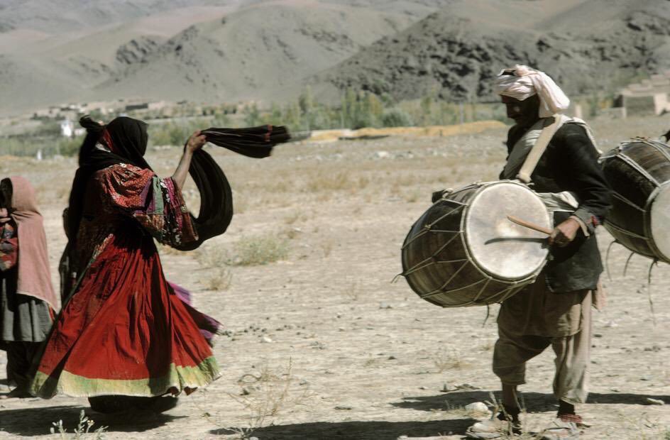 AFGphoenix's tweet photo. These Afghan nomads (Kuchi) are found all over Afghanistan; they migrate with seasonal changes, and also carry large loads in caravans.
-
🇦🇫 https://t.co/Iku2LOevms