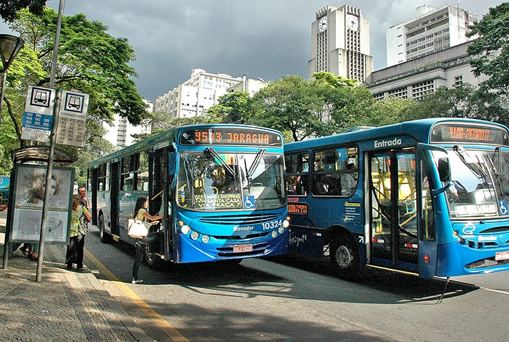 URGENTE - Empresas obtêm combustível e ônibus de BH irão circular normalmente nesta segunda-feira. Saiba mais 👉 bit.ly/2J7Imci