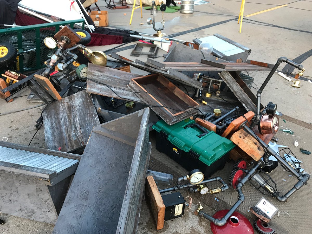 VIProducts1's tweet image. Storm hits Schlafly art show. This is, was,our stand! #hugemess