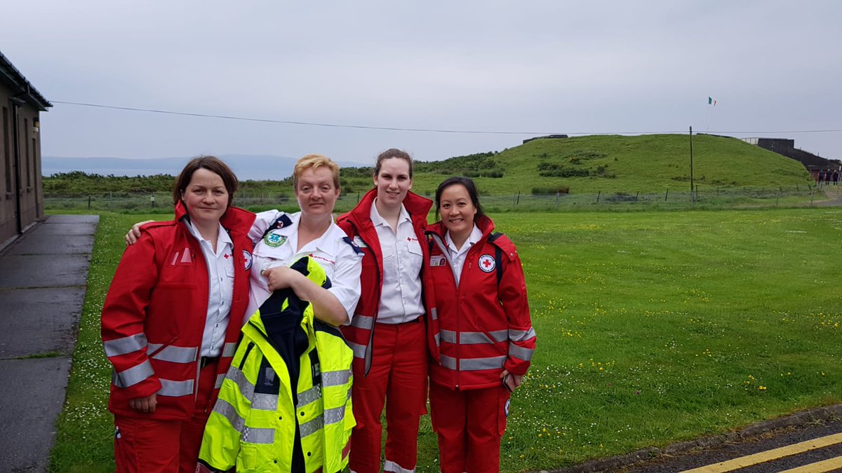 Our members along with <a href="/KinsaleRedCross/">Red Cross Kinsale</a> at inter agency EMT training weekend with our good colleagues from <a href="/CivilDefenceIRL/">Civil Defence IRL</a> and <a href="/defenceforces/">Óglaigh na hÉireann</a> - Thank you #WestCorkCivilDefence for organising the event