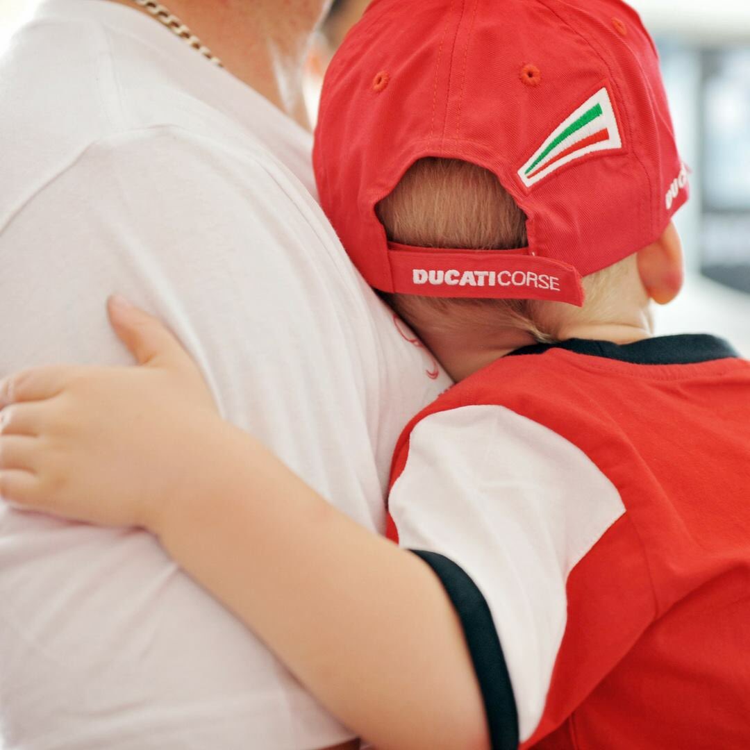 DucatiFrance's tweet photo. Derrière chaque Ducatiste, se cache une maman géniale ! Bonne fête des mères ! #ducati #fetedesmeres https://t.co/hm3WON4isC