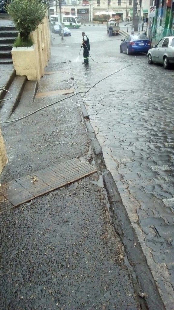 hidrovalpo's tweet photo. No nos rendiremos 💪🏼💪🏼 / Los cochinos no son bienvenidos en Valparaíso, si viene solo a vacilar y dejar sucio mejor no venga! Pongale RT para que tod@s se enteren 😤 https://t.co/E28w5DhgvZ