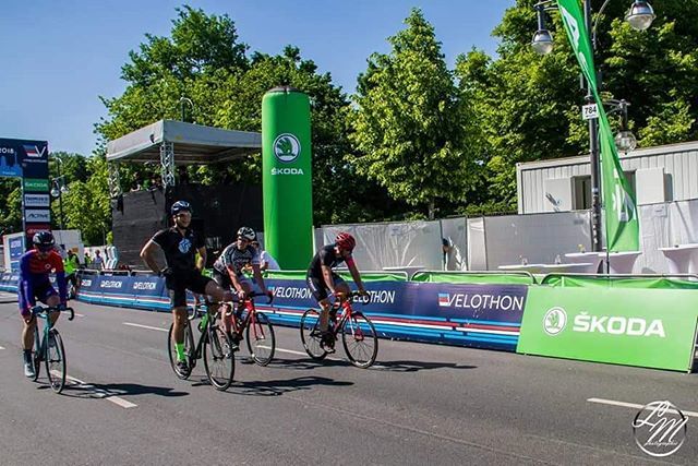 davidlorimier's tweet photo. Il a 2 semaine je franchissai la ligne d'arrivée de la fixed42 quel course !! Hâte des prochains Crit .
#velothon #radrace #crit #fixed42 #fujibikes #germany #breakless #berlin #lmphotographie #skoda #welovecyclingfrance #obrienbike https://t.co/IShKXaIde6 https://t.co/Exa4aqnZ05