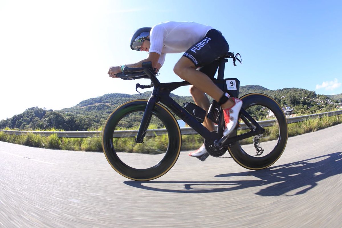 IRONMANLive's tweet photo. #IMBrazil At 155 km, Svensson with +5:00 lead on Amorelli who is still dealing with an ongoing mechanical issue. @rodpix / Tri Sport Magazine https://t.co/yxvsNOwH74