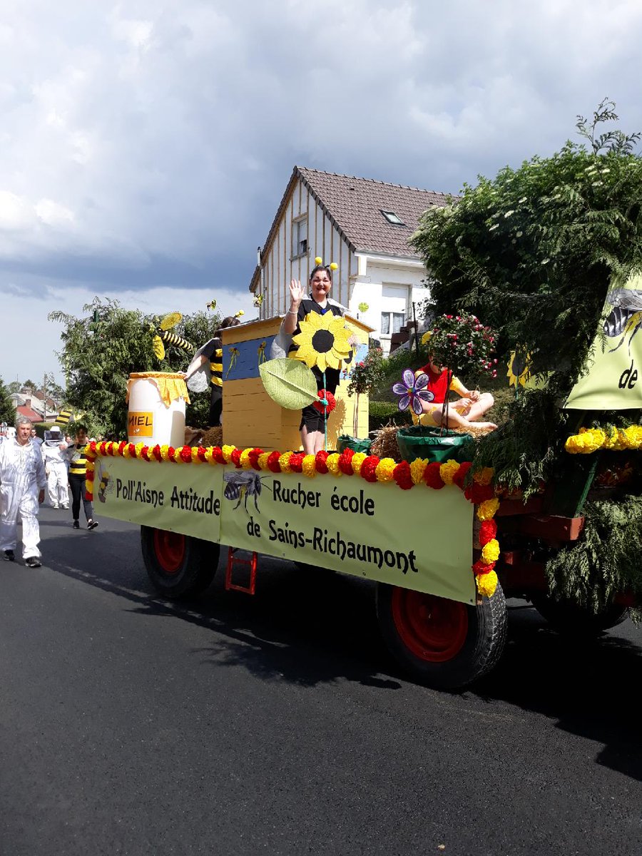 AliciapuechGNE's tweet photo. @GroupamaNordEst au coeur du #Comice #Agricole #proximité avec notre #territoire, avec les #Exposants: vive le #dynamisme de l #Aisne et du réseau commercial. https://t.co/qbCJJ4fWSb