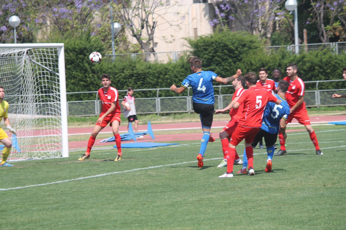 TomasMoyaGarcia's tweet photo. Min 30 (0-0) El #HérculesCF B tiene la oportunidad más clara con un remate de cabeza de Jorge que saca sobre la línea Canari
#MachoHércules
#HérculesBAcero https://t.co/HjN16G7UyY