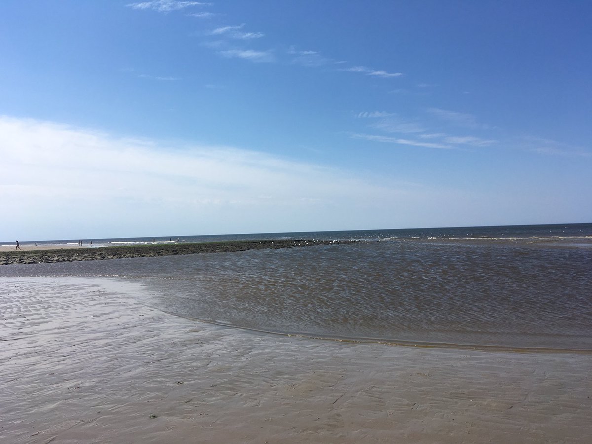 RixtVries's tweet image. Genieten in mei ☀️#strand #zee  #zon #zand #ijsje #noordzee
