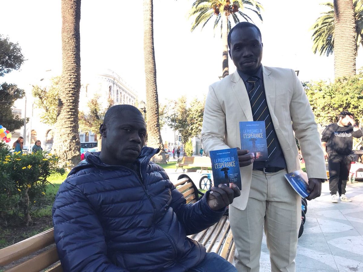 LCarlosBarraza's tweet photo. Sábado de #ImpactoEsparanza2018 #PlazaVictoria #DistritoValparaisoCentro #ImpactoEsperanzaMChP #ElPoderDeLaEperanza #FeriaVidaySalud @adventistasmchp @LCarlosBarraza @iasd_valpo @uzielalvarado @abcastillor https://t.co/bP4uD2NOHV