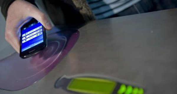 DeplacementsPro's tweet photo. #deplacementspro | Les Pass Navigo et tickets de métro dématérialisés cet automne Le salon VivaTech a été l’occasion pour Île-de-France Mobilités (ex-Stif), la RATP et la SNCF de détailler la dématérialisation et l'intégration du pass... | #businesstravel https://t.co/fx1TvrMipB https://t.co/GDxsTag2CC