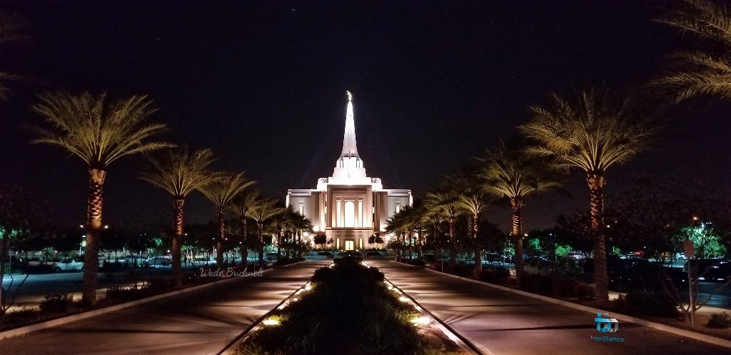 wadebphotos's tweet photo. The #Gilbert #Arizona #LDStemple moments before the lights were turned off of the evening. 

#bbrilliance #GilbertArizonaTemple #LDS #Temple #GilbertTemple https://t.co/3AOUaahORc