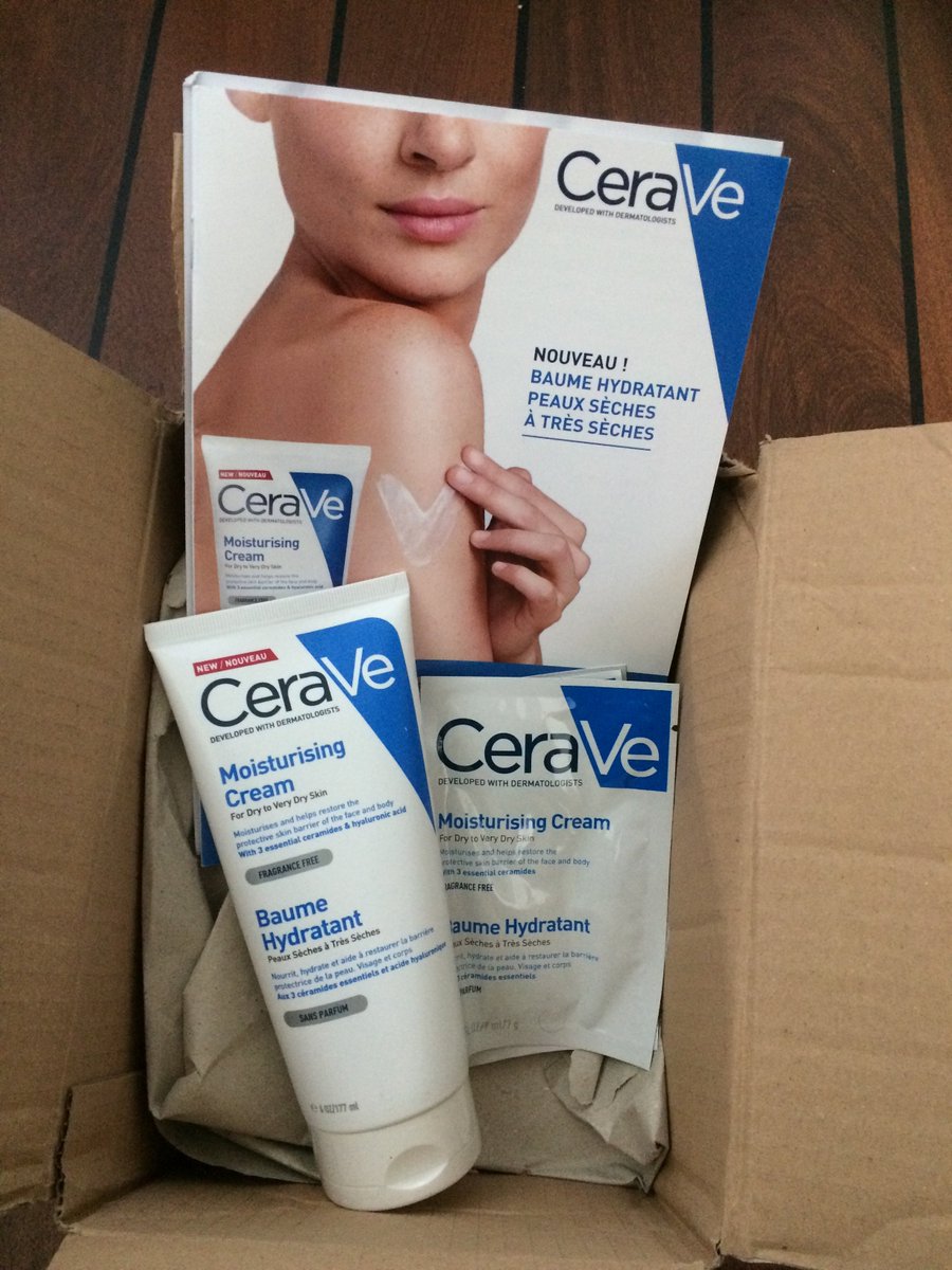 davinianyny's tweet photo. Je conseille ce produit il est idéale pour les personnes qui ont la peau sèche, il adoucit en profondeur,protège et hydrate la peau des agressions extérieurs efficace toute la journée. Sans parfum n'irrite pas la peau. 
#CeraVe #HydratationContinue #MerciPourMaPeau @sampleo https://t.co/SzCueJkVvP
