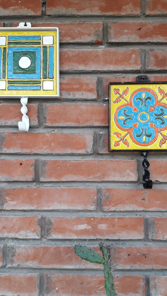cosasddaniela's tweet photo. https://t.co/ewUfCm6Rq5
Percherito para interior o exterior, para colgar lo q quieras !!!
#mosaico #bello
#color #Ceramics #Cosasdedaniela #lineahogar #jardin #love #regala #hechoconamor https://t.co/pzNcxv6qD1