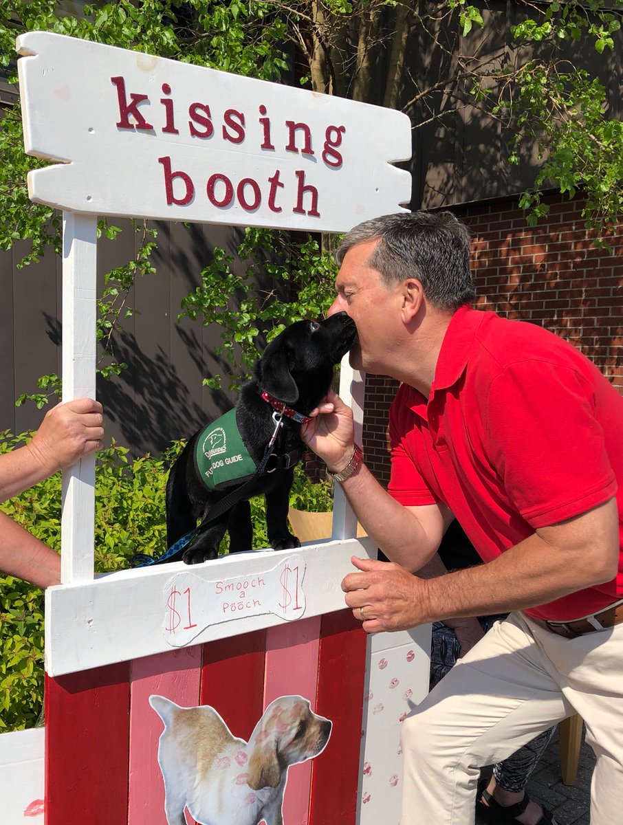 JohnOliverMP's tweet photo. There’s nothing like a smooch in the morning! Be sure to stop by the @LFCDogGuides Dog Guides Walk and help give Canadians a new leash on life. A special thank you to Karson for all of his love this morning. #walkfordogguides #Oakville https://t.co/O1uQWqXFbZ