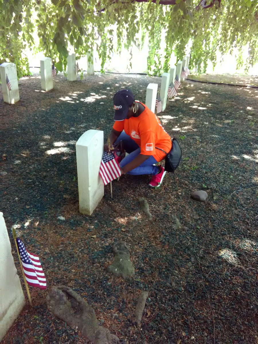 almanigault1's tweet photo. 6175-It was a great experience to meet veterans, fire dept, family expressing our respect and honor. https://t.co/FHNKYDtRYV