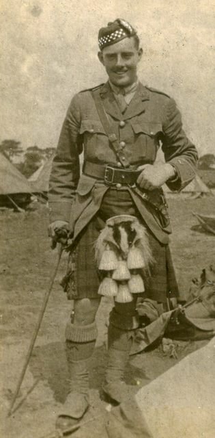 #otd 1918 Remembering Lt Allan Bertram Smith, 8th Argylls, bit.ly/2siwYzV #ww1 #inverclyde One of my favourite photographs.