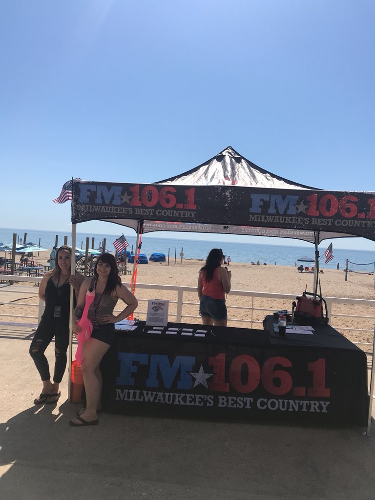 FM1061's tweet photo. Bradford Beach, we are here with a live broadcast! Stop by our table to see us, play some games and win prizes! #FunInTheSun #WMIL #MilwaukeesBestCountry https://t.co/nw8VV15s2v