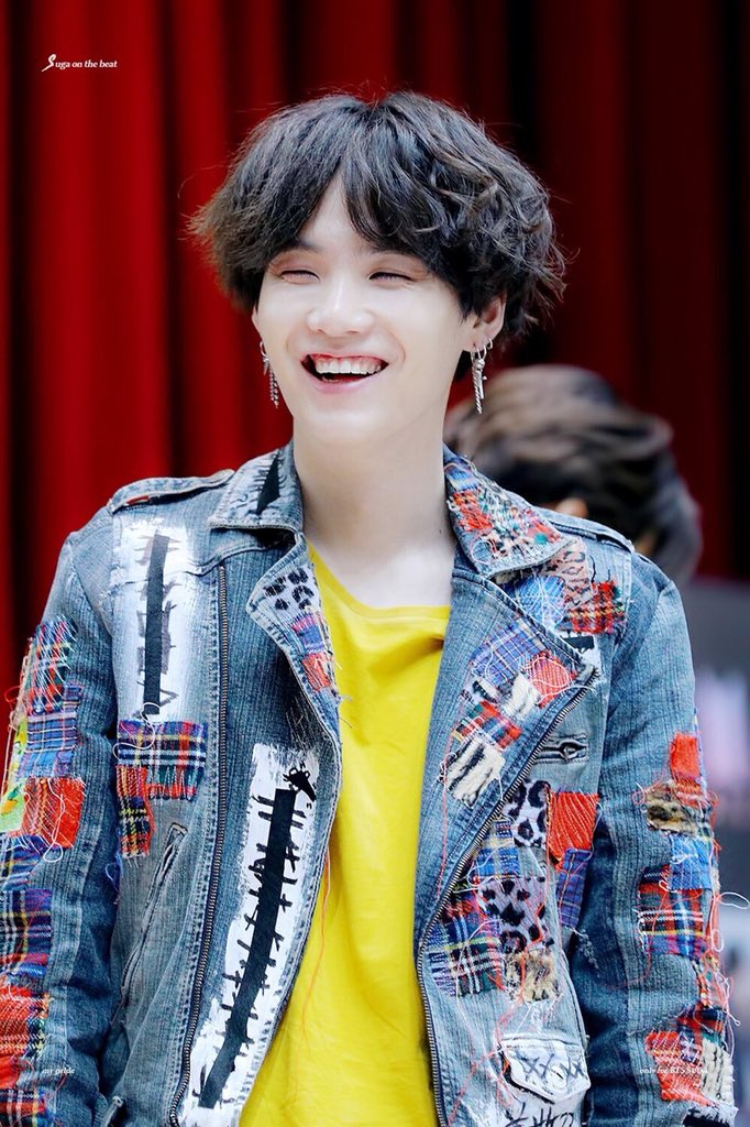 minjiiminie's tweet photo. my favorite smile in the whole wide world 💞 

#WeLoveYouMinYoongi https://t.co/jaJNR9Am66