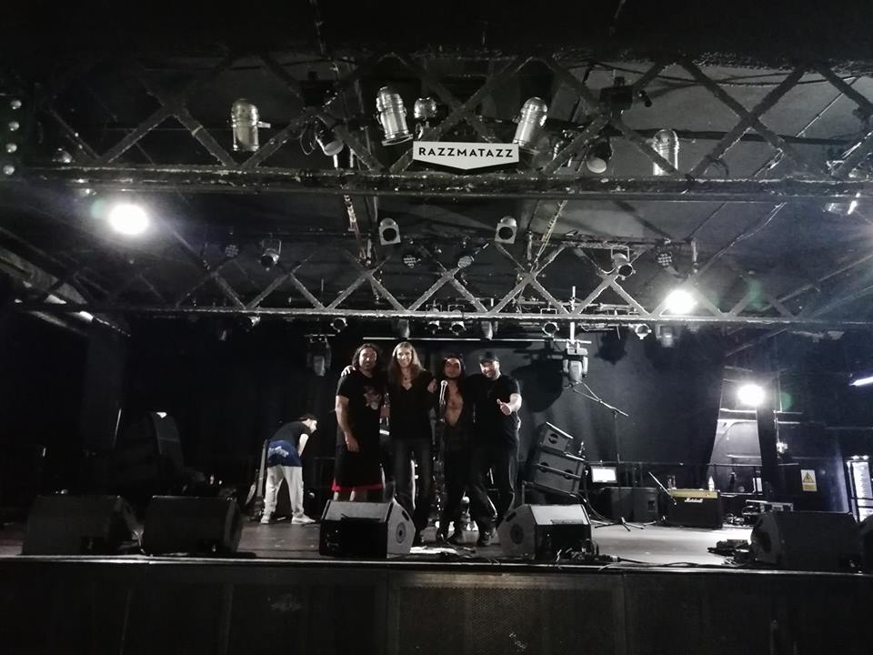 YAKANYNÁ -Foto final concierto  / sesión de grabación en vivo en la sala Razzmatazz 2 de Barcelona. .Queremos agradecerles a los alumnos de grado superior de técnico de sonido del Instituto Mare de Déu de la Mercè por el trabajo ! #HardRock #HeavyMetal #Yakanyná #MetalMelódico