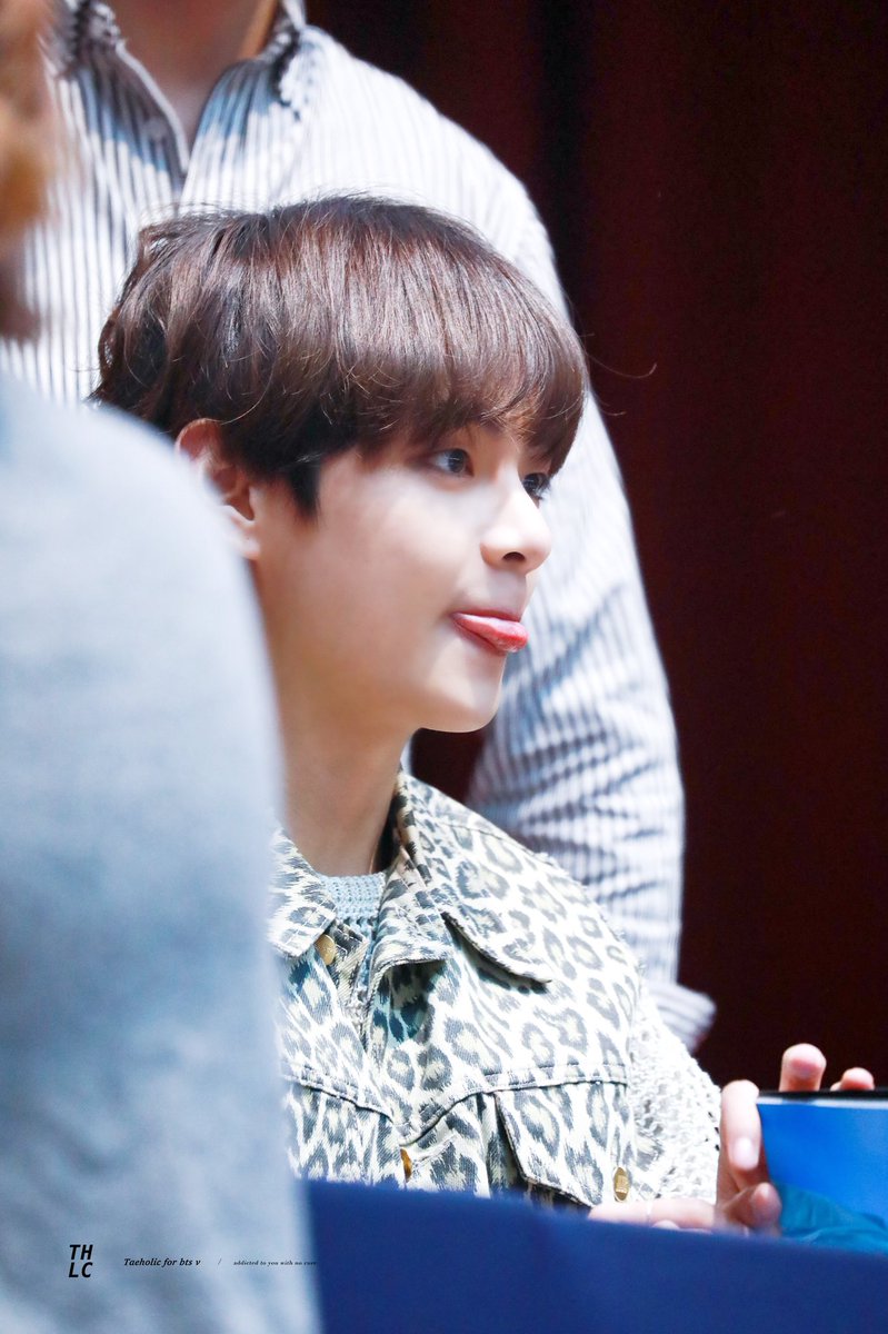 taehyvngpics's tweet photo. #뷔 #태형 #V #방탄소년단 @BTS_twt https://t.co/8dIKXpnllI